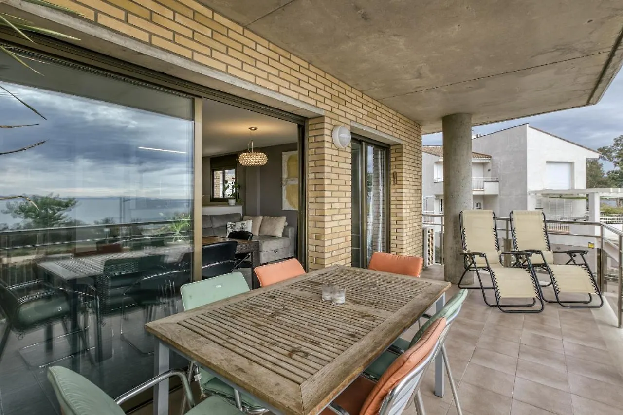 Roses Frontline Perfect For Family Apartment