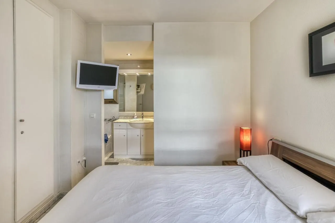 Roses Frontline Perfect For Family Apartment