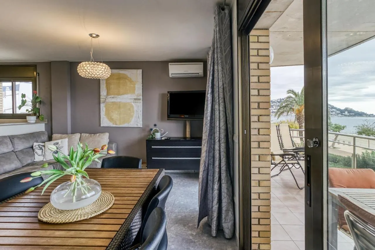 Roses Frontline Perfect For Family Apartment Spain